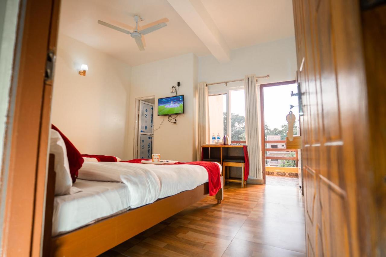 Hotel Dela Mount Pokhara Dış mekan fotoğraf