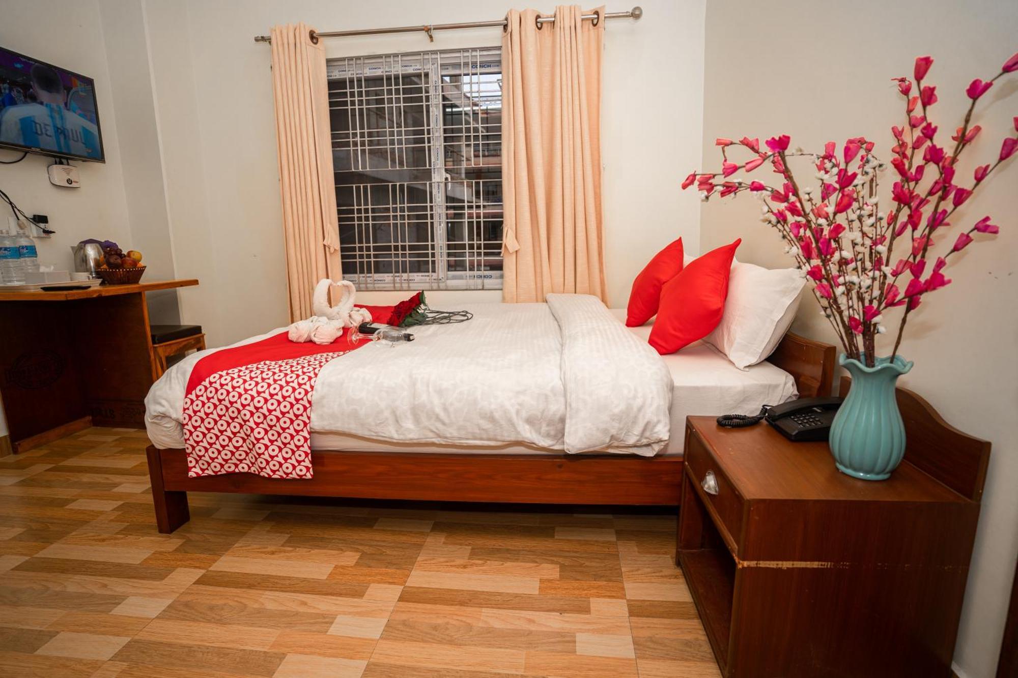 Hotel Dela Mount Pokhara Dış mekan fotoğraf